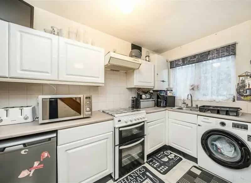 2 Bed Terraced House Near New Cross Gate Station