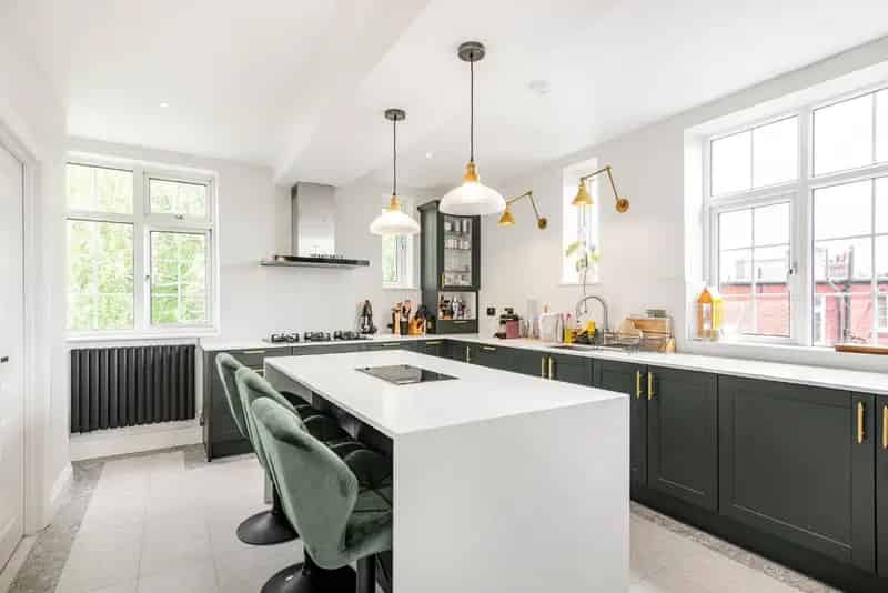 4-Bedroom House Near Highgate Station