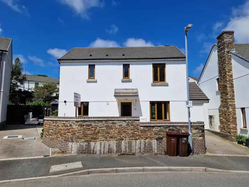 3 Bedroom Detached House to Rent Near Hospital and College