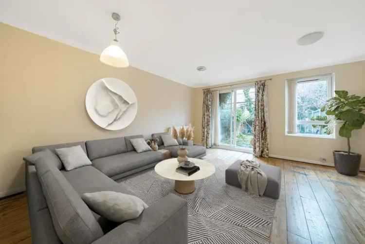 House For Sale in London, England