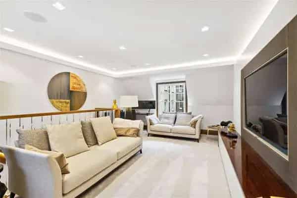 Two Bedroom Split Level Property Near St James's Park