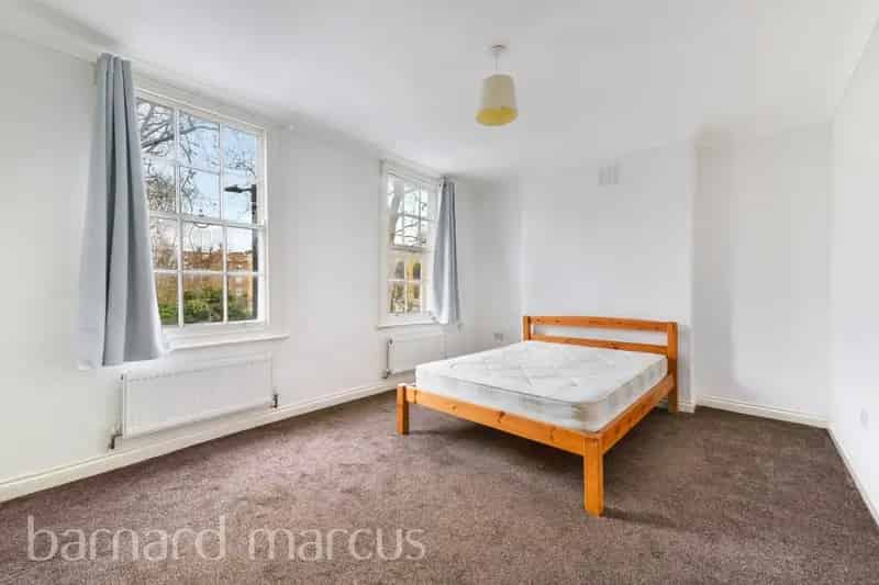 4 Double Bedroom House Near Elephant Castle - HMO Suitable