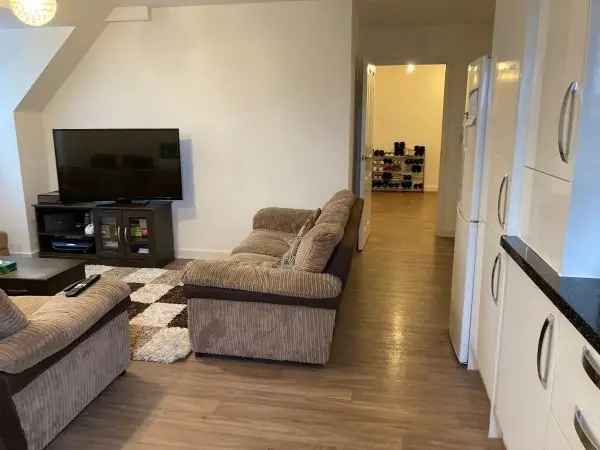 Flat For Rent in Gravesham, England