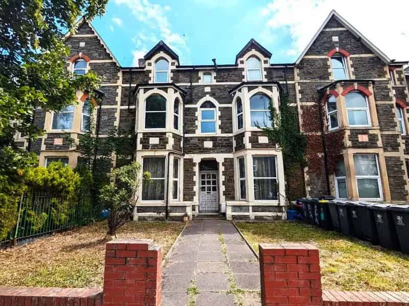 10 Bedroom Terraced House Investment Property Cardiff