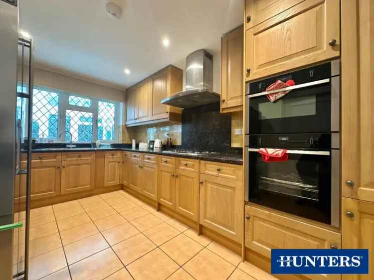 4 Bedroom Detached Bungalow To Let New Malden