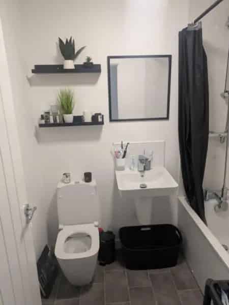 3 Storey 3 Bedroom New Build House Large Garden Driveway