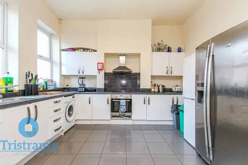 10 Bedroom Semi Detached House for Students Near NTU