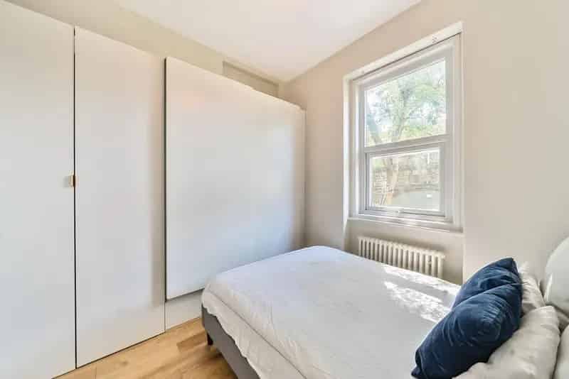 2-Bedroom Period Apartment in Brook Green High Spec Renovation