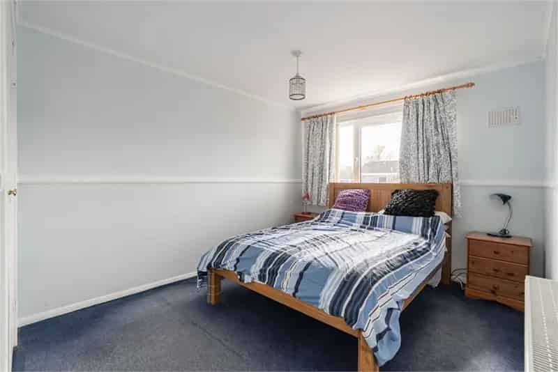 4 Bed Terraced House with Garden and Driveway
