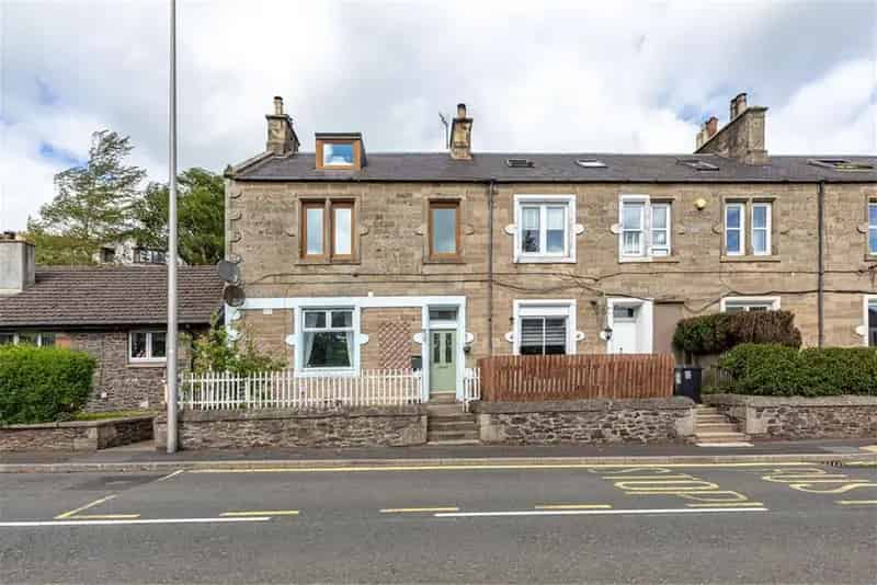 1 Bed Flat - Ground Floor with 1 Reception Room