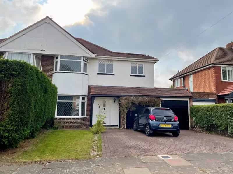 3 Bedroom Semi-Detached House to Rent Near Sutton Coldfield