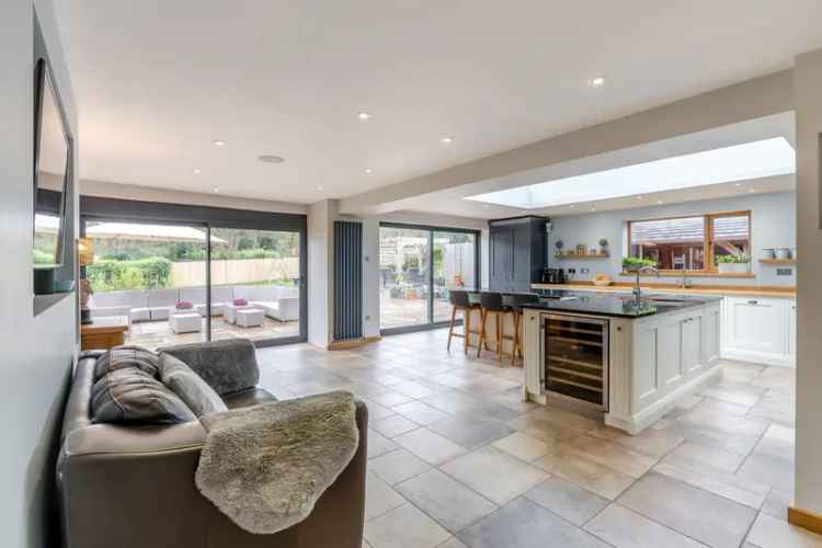 5 Bedroom Dormer Bungalow with Annexe and Equestrian Facilities