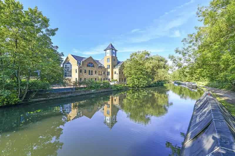 Refurbished Rickmansworth Office Suite Near Grand Union Canal