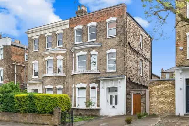 Victorian Semi-Detached House  Penn Road N7  Large Garden  Full Planning Permission