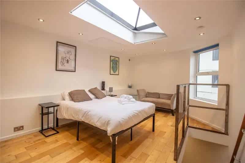 1 Bedroom End of Terrace House for Sale
