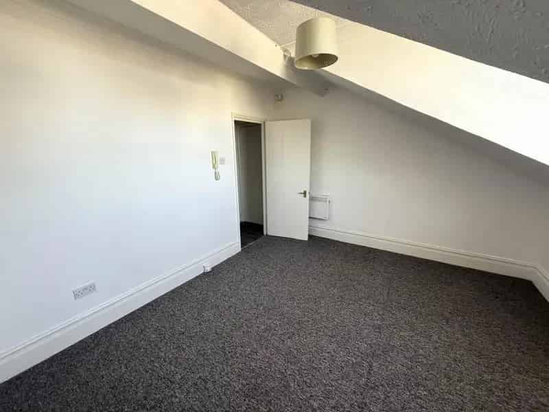 Studio to Rent