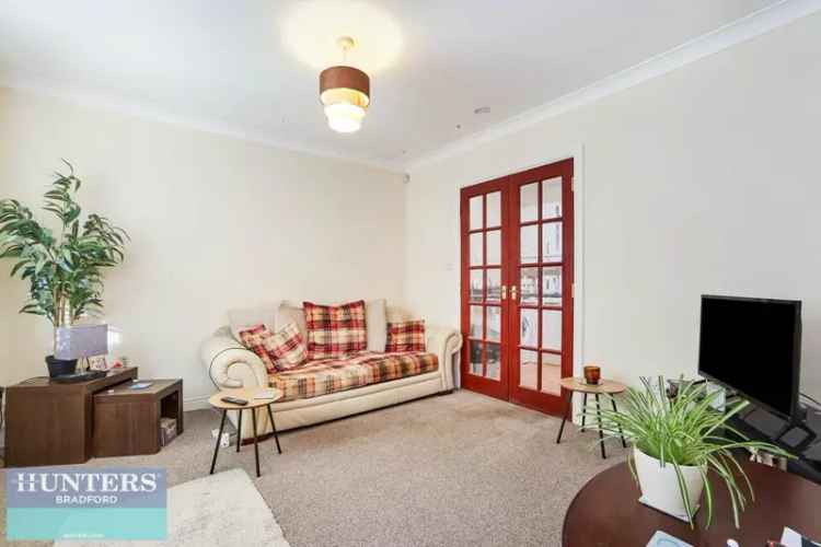 2 Bedroom Flat for Sale in Holland Park Bradford