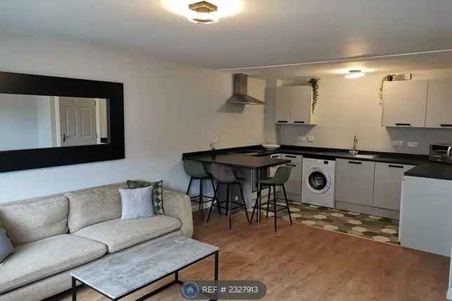 Flat to rent in Wallace Street, Glasgow G5