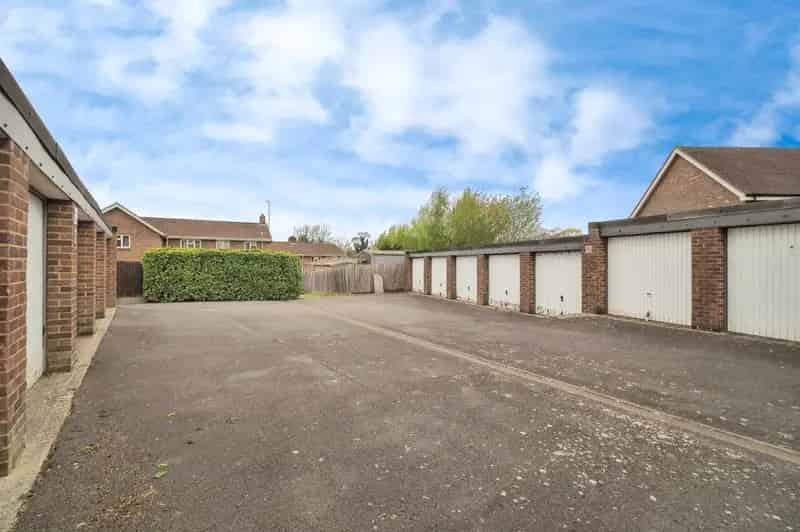 15 Garages for Sale High Yield Low Maintenance Investment