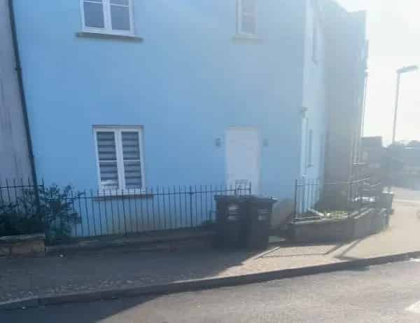 Large 3 Bed House Near Park with Separate Dining Room