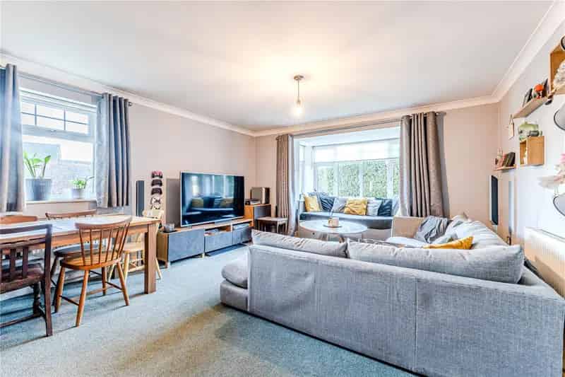 2 Bed Ground Floor Apartment Apperley Bridge Near Train Station