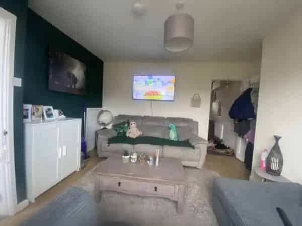 Two Bedroom House with Lounge and Ample Parking