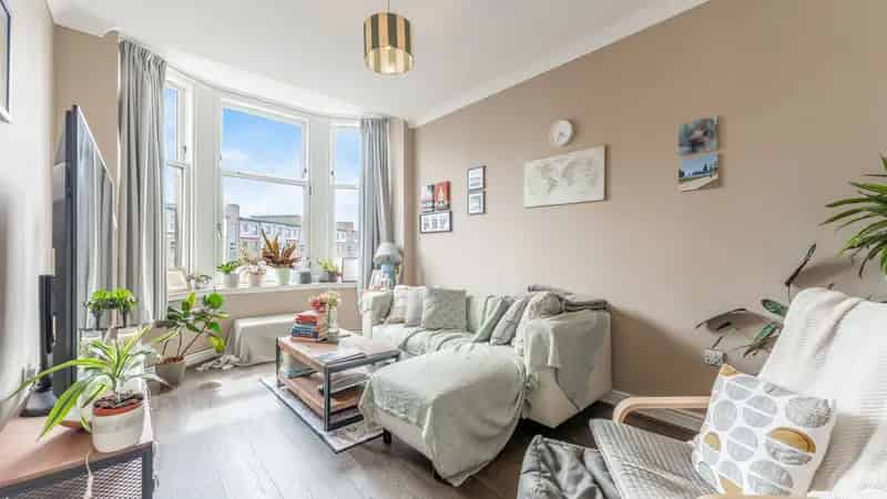 Two Bedroom Flat Near Glasgow University