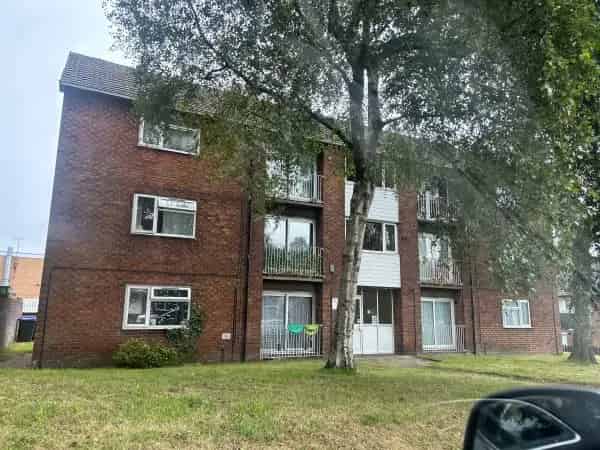 1 Bedroom Ground Floor Flat Near Shops Pet-Friendly
