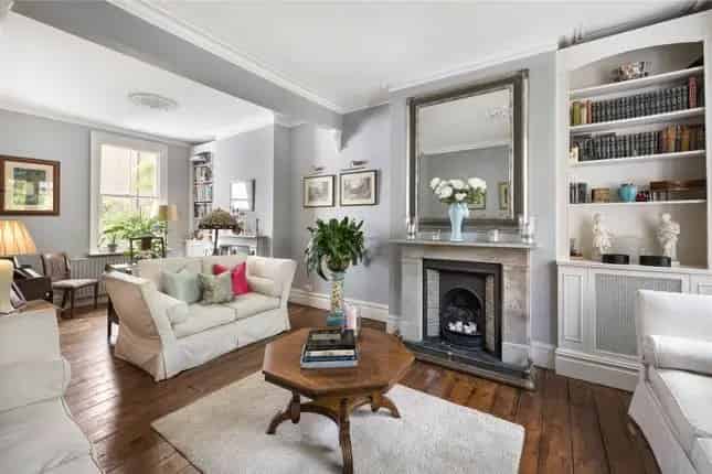 End Terrace House for Sale Warriner Gardens London SW11