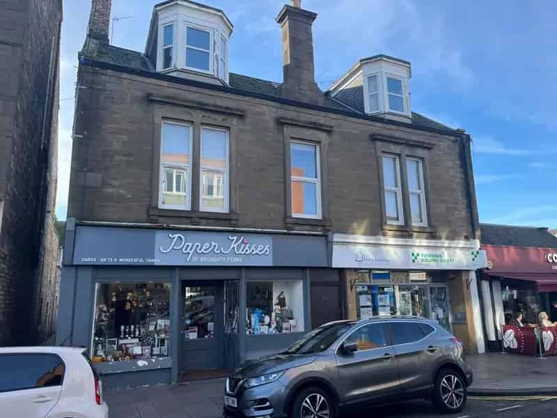Semi Detached Building with Two Flats and Commercial Unit