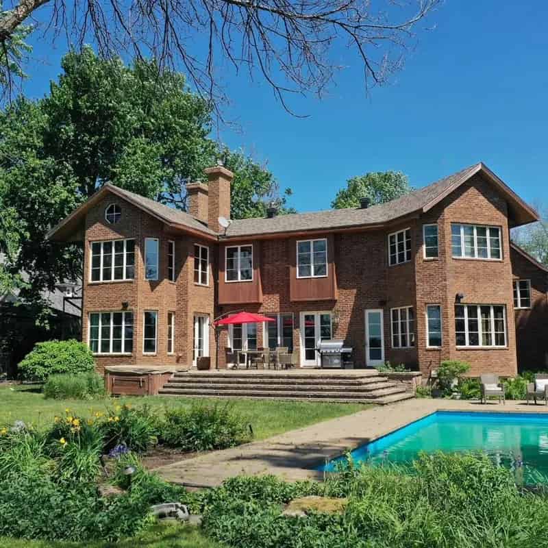 Six Bedroom Waterfront Cottage for Sale