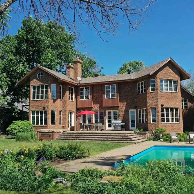 Six Bedroom Waterfront Cottage for Sale