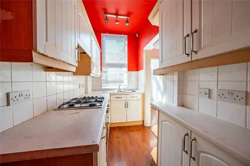 Two Bedroom Mid Terrace House Near St James Hospital Leeds