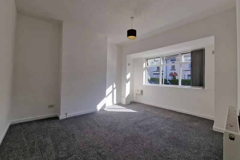 Spacious 5-Bedroom Semi-Detached Home with Large Garden