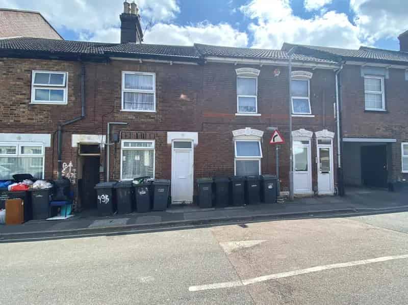 Luton Residential Apartments with Conversion Potential