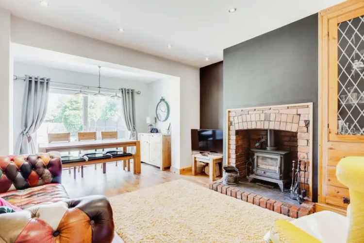 3 Bedroom Semi Detached House Wakefield WF2