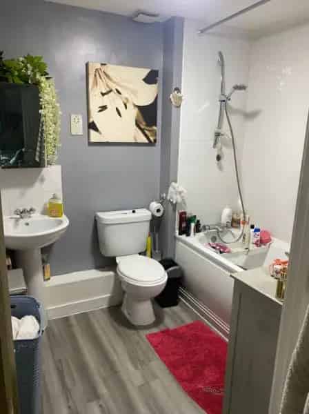 One Bedroom Flat Near Train Station Gated Property