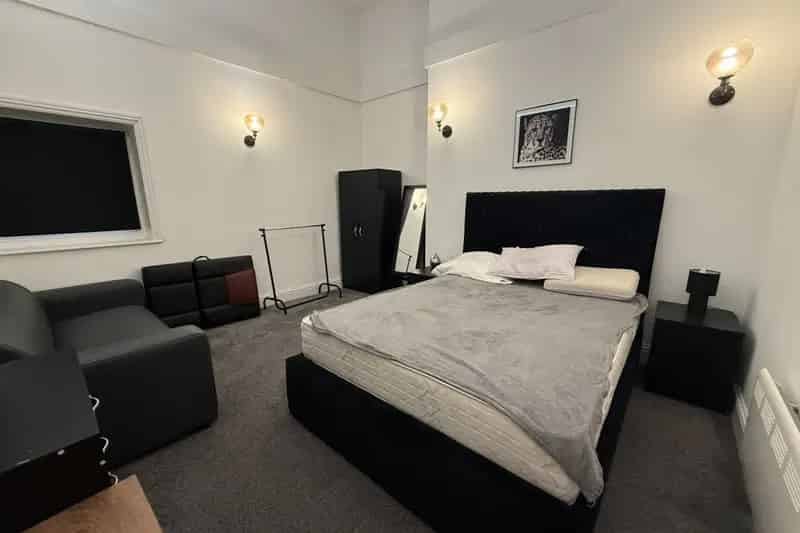 Spacious Modern Apartment in Wakefield City Centre - Zero Deposit Available