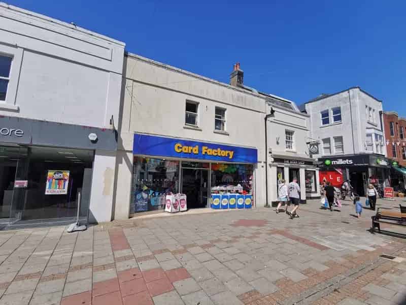 Mid-Terrace Building in Montague Street Suitable for Use Class E