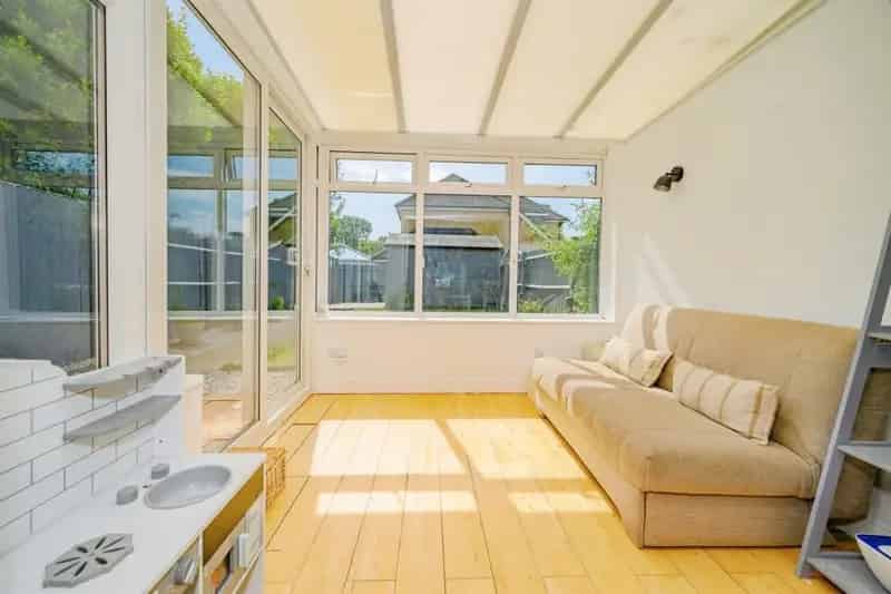 Four Bedroom Mid Terrace House Bricket Wood