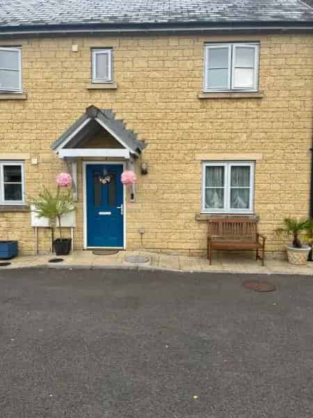 Large 4 Bed House with Big Garden in Quiet Area