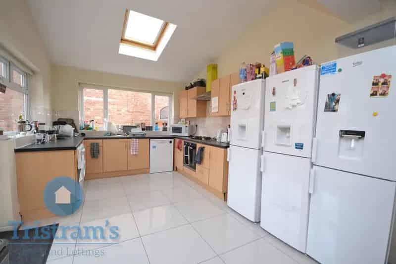4 Bedroom Semi-Detached House for Students - Bills Inclusive Option