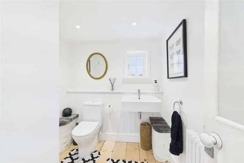 6 Bed House for Sale Claypole Grade II Listed Family Home