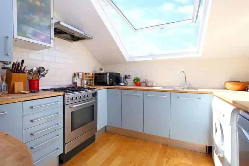 2 bed flat for sale