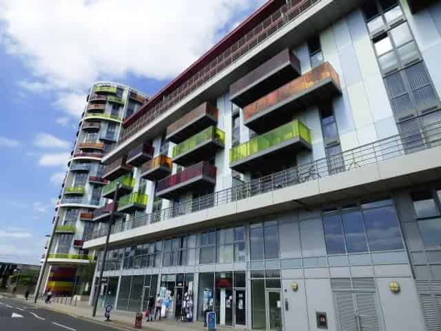 Luxury 2 Bedroom Apartment Stratford E15 Secure Parking Gym Concierge