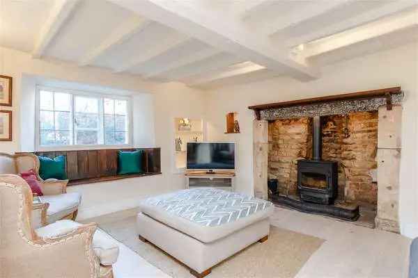 Grade II Listed Cotswold Cottage with Annexe For Sale