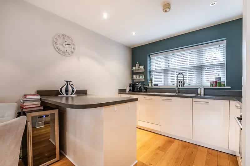 2 Bedroom Flat for Sale in Queen Mary's Place