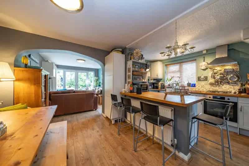 Family Home Hillside Gardens Three Double Bedrooms Large Garden