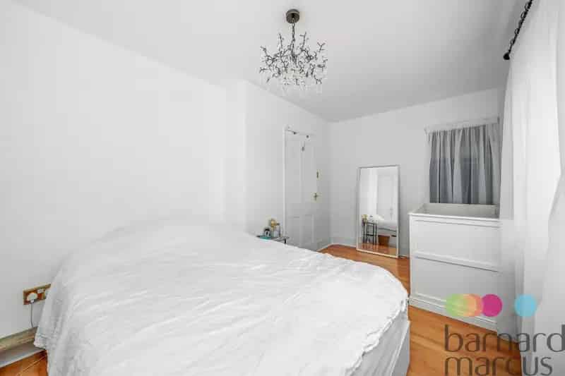 2 Double Bedroom House Near Kingsbury Tube Station