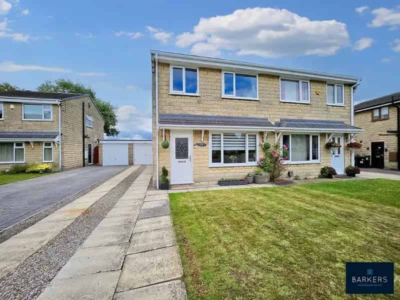 3 Bedroom Semi Detached House For Sale